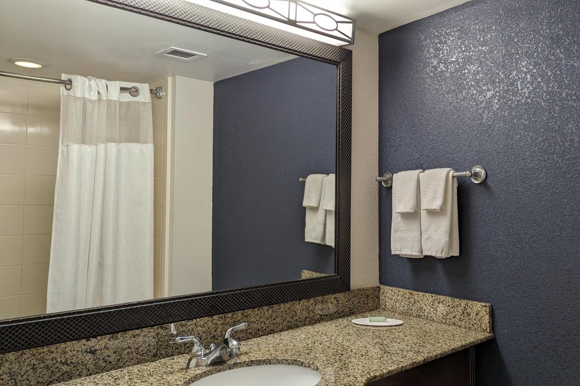 Fairfield Inn & Suites By Marriott ולדוסטה מראה חיצוני תמונה